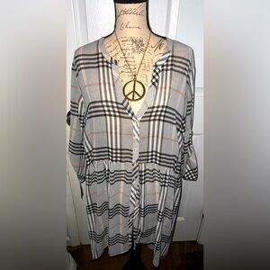 TORRID Womens Button down, 3/4 roll tab sleeve blouse